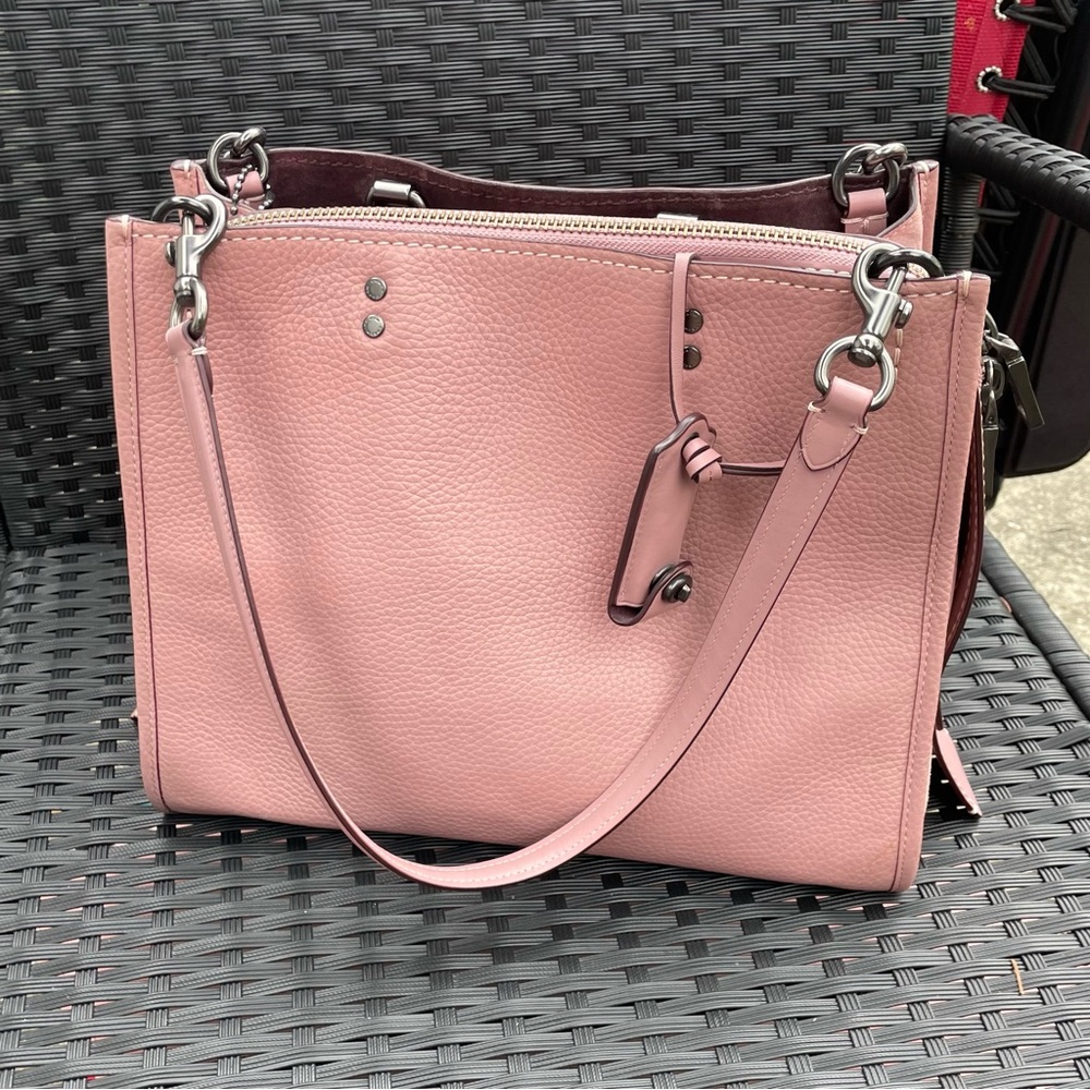 Coach Rogue in Dusty Rose